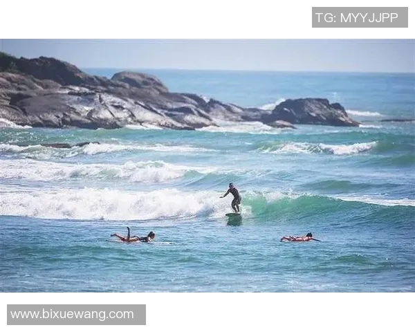 足球明星冲浪背后的故事与精彩瞬间揭秘