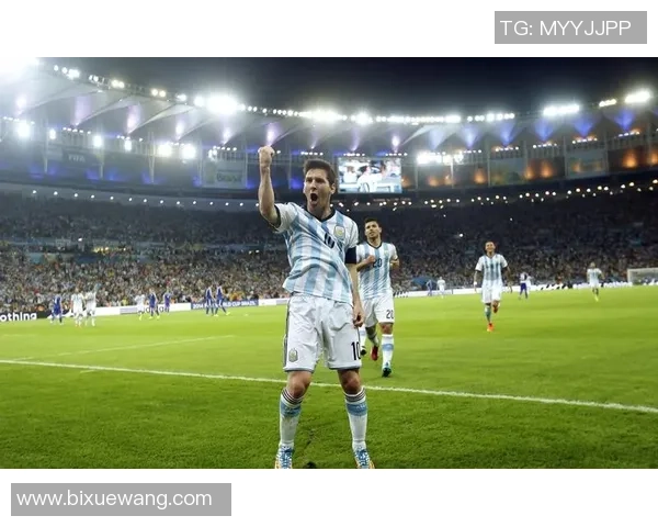 足球明星剧照全景展示尽显风采与魅力的精彩瞬间合集 足球明星剧照全景展示尽显风采与魅力的精彩瞬间合集