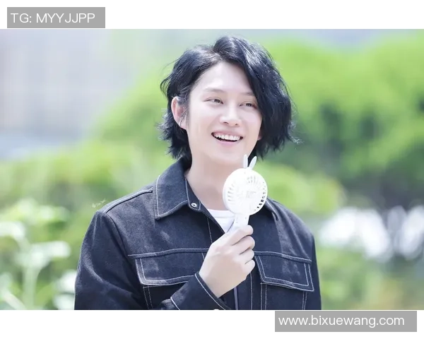 足球明星变装教程视频教你如何轻松模仿球星风格打造个性造型