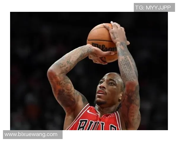 足球明星婚礼盛典拉横幅庆祝引发球迷热议与祝福