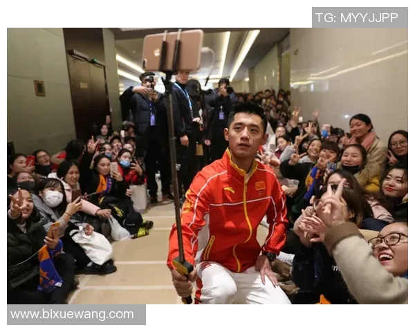 足球明星张继科精彩瞬间照片集锦展现其运动魅力与风采