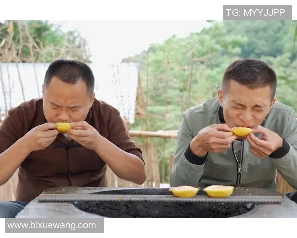 足球明星挑战吃鸡蛋大赛精彩视频引发热议与关注