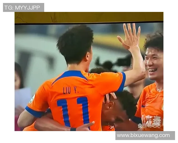 足球明星换球衣的背后故事与球迷的热情互动分析 足球明星换球衣的背后故事与球迷的热情互动分析