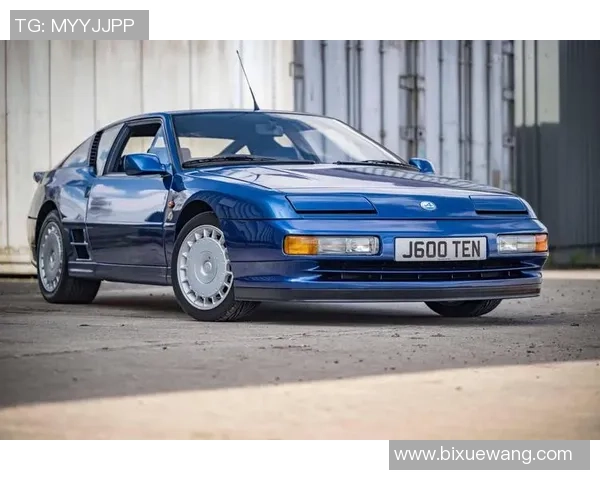 足球明星斯恩卡的传奇旅程与辉煌成就全景回顾 足球明星斯恩卡的传奇旅程与辉煌成就全景回顾