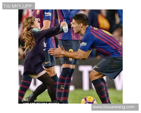 足球明星爸爸的温馨瞬间揭秘父子情深的感人照片合集