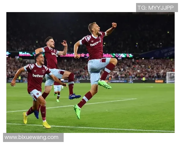 足球明星眼神瞬间大集合精彩视频回顾展现他们的激情与魅力