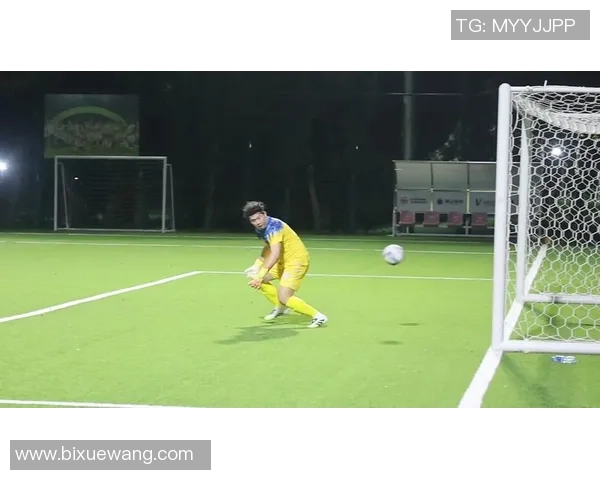 足球明星精彩瞬间转圈射门技术展示与精彩图片解析 足球明星精彩瞬间转圈射门技术展示与精彩图片解析